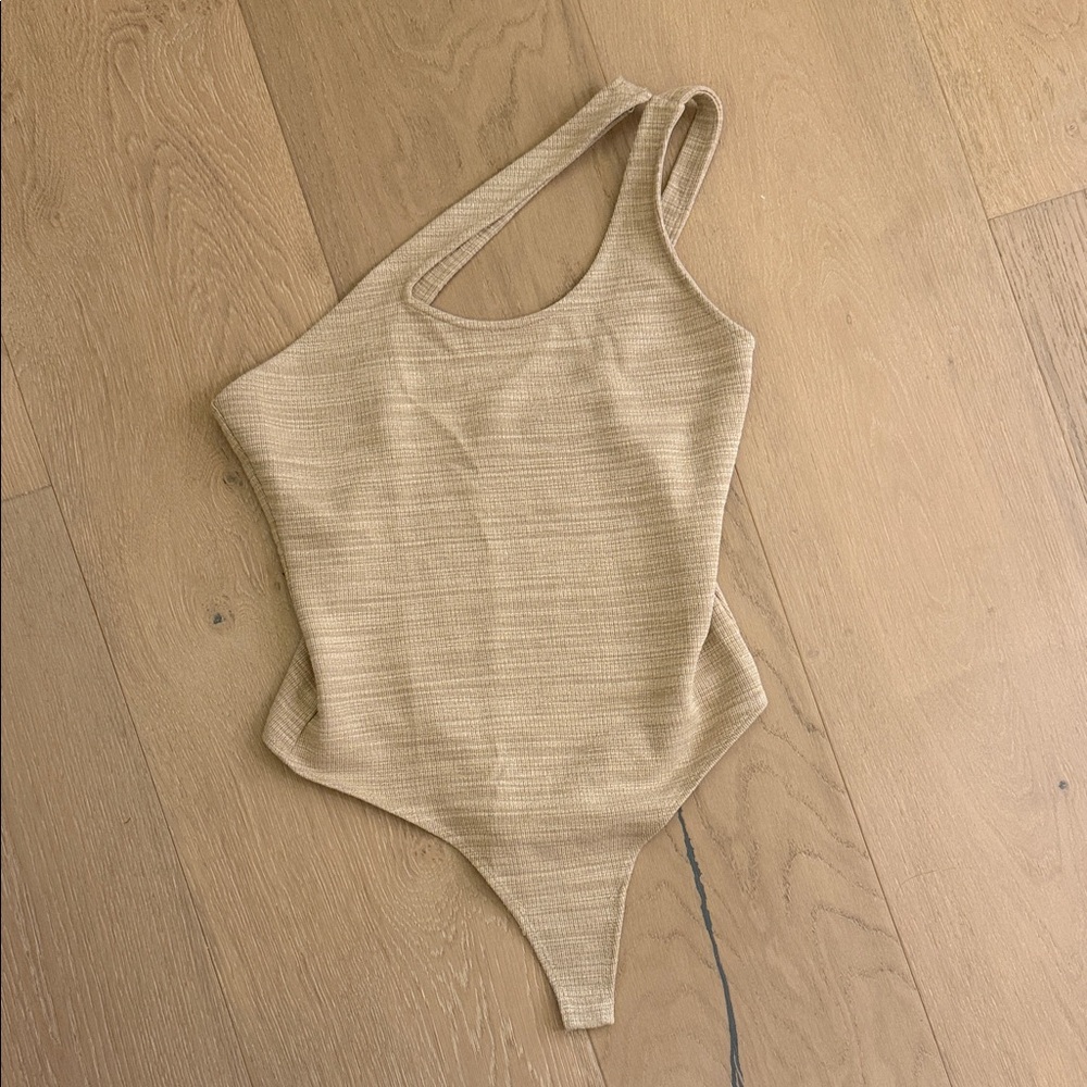 Lovers + Friends Beige One-Shoulder Top